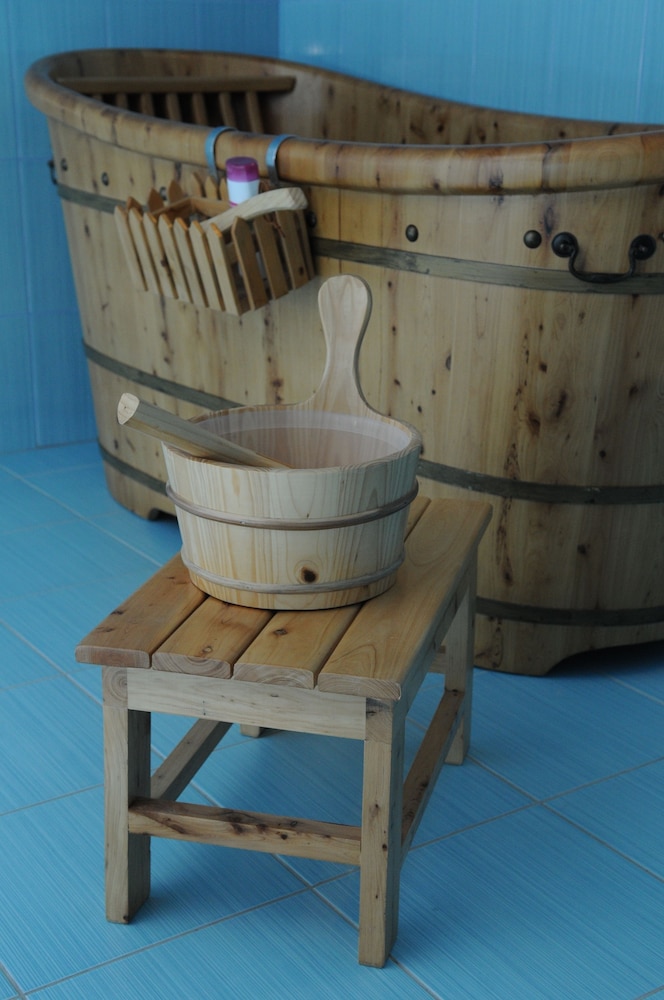 manhattan hotel and restaurant