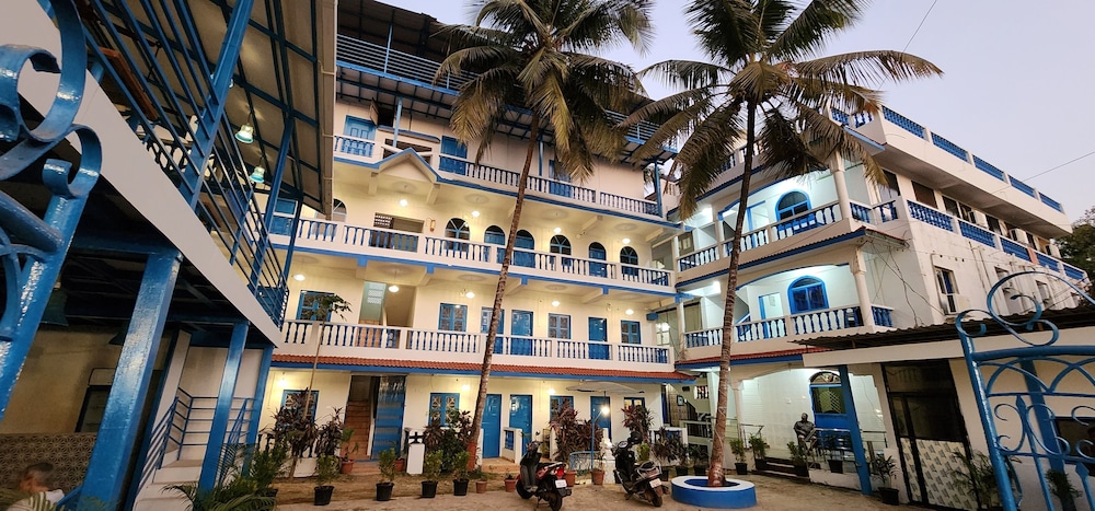 mandrem beach resort