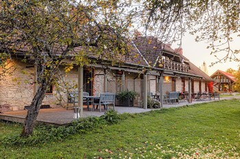 karlamuiza country hotel