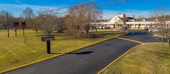 executive inn and suites