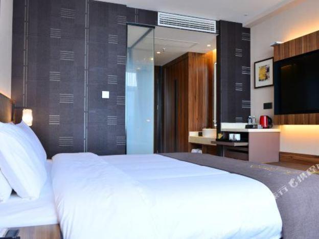 home inn plus donghai niushan road shuijingcheng