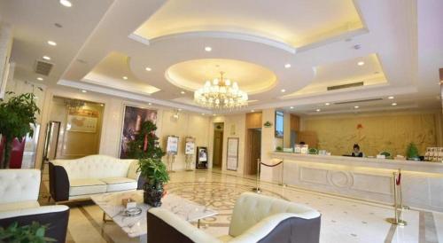 Vienna Hotel Anhui Huainan Shou County Jingrun Central City,,3 star