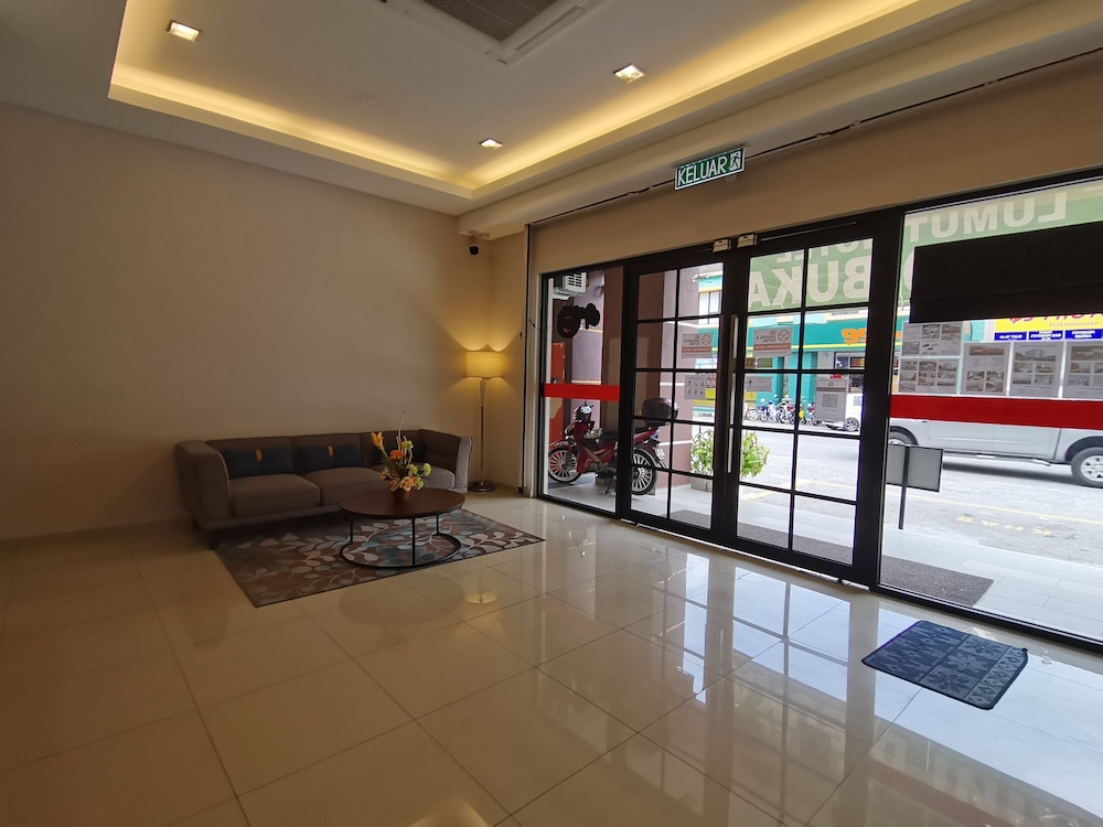lumut hotel