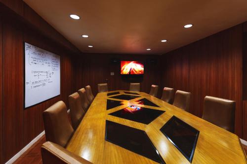 town and country hotel v mapa