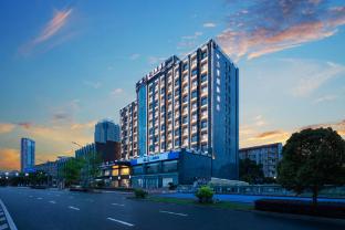 sea cube international hotel