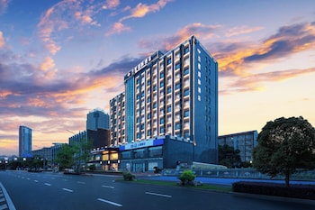 sea cube international hotel