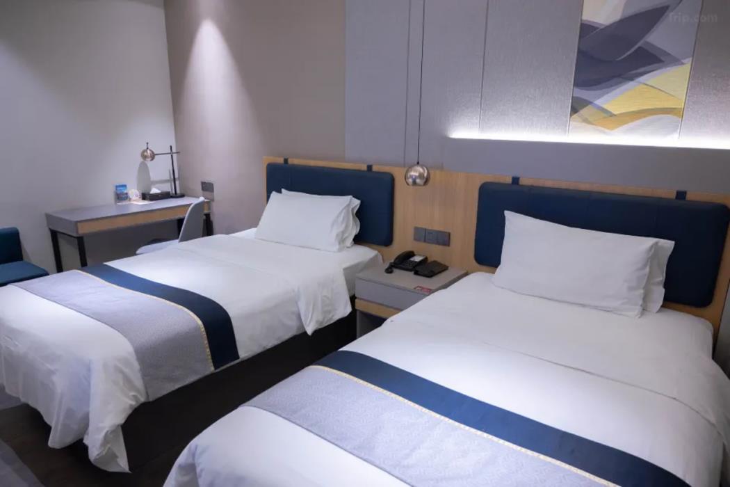 Home Inn Selected (Baishan Minzhong Street),,1 star