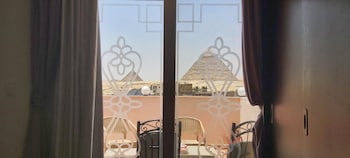 golden pyramids inn