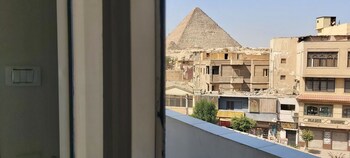 golden pyramids inn