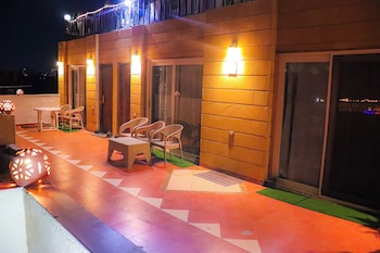 golden pyramids inn