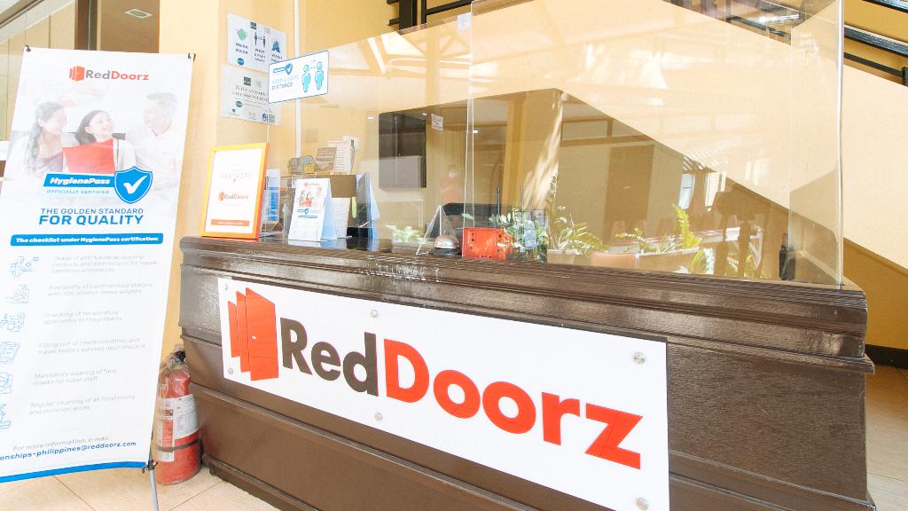 reddoorz arzo hotel grand lodge