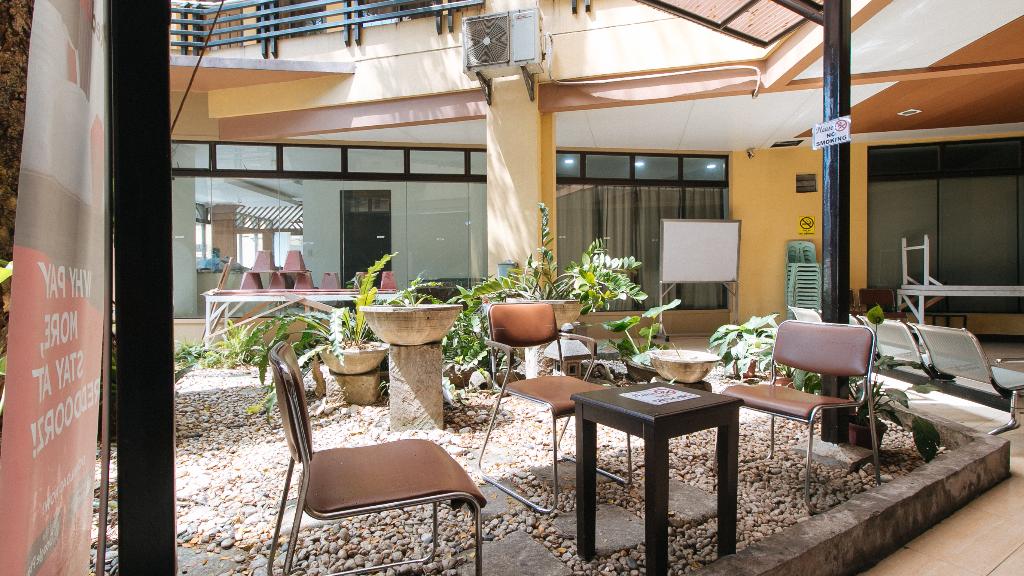 reddoorz arzo hotel grand lodge