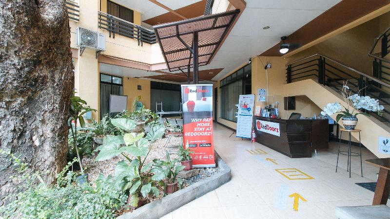 reddoorz arzo hotel grand lodge