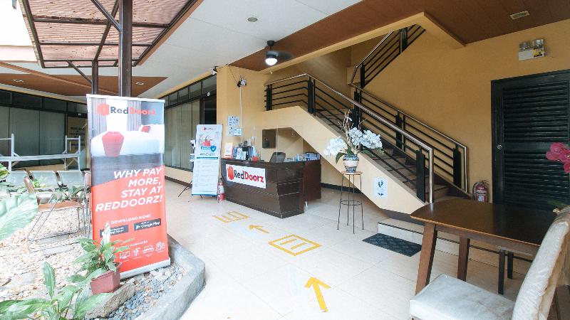 reddoorz arzo hotel grand lodge