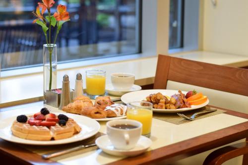 intercontinental suites hotel cleveland by ihg