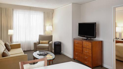 intercontinental suites hotel cleveland by ihg