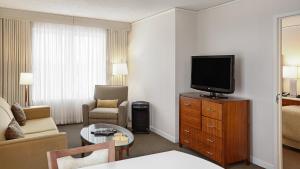 intercontinental suites hotel cleveland by ihg