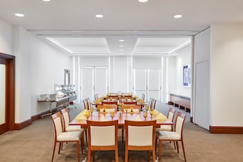 intercontinental suites hotel cleveland by ihg