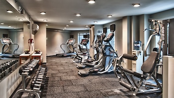Intercontinental Suites Hotel Cleveland By Ihg,Cleveland>>Burke Lakefront Airport,4 star