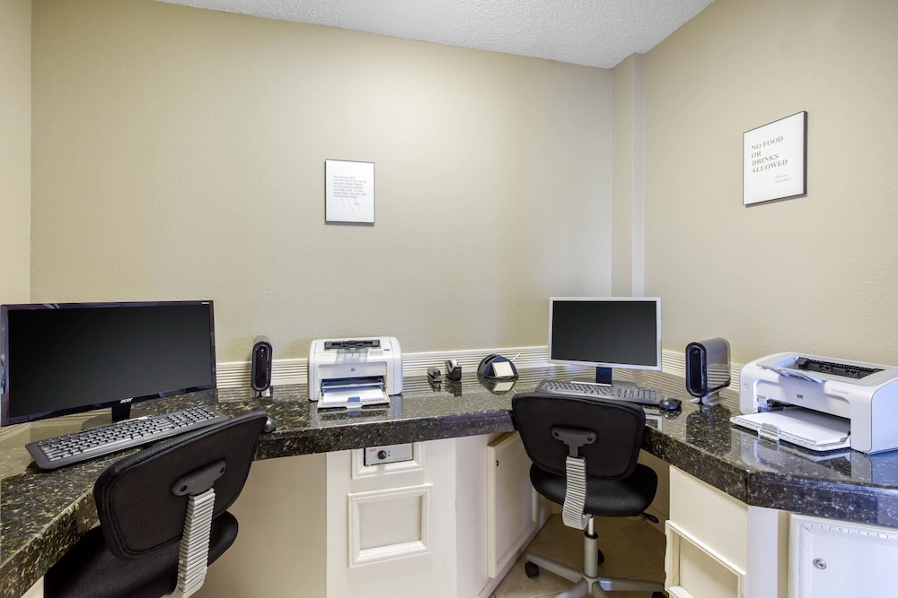 quality inn clute freeport