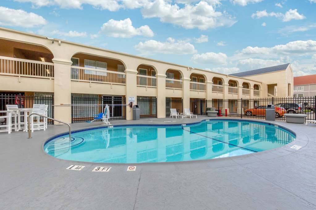 quality inn clute freeport