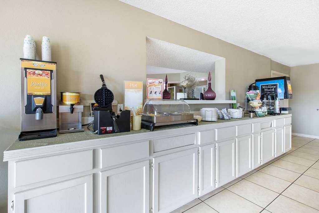 quality inn clute freeport