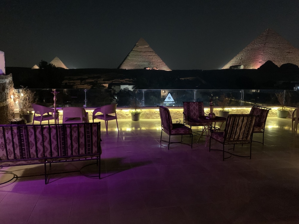 sahara pyramids inn