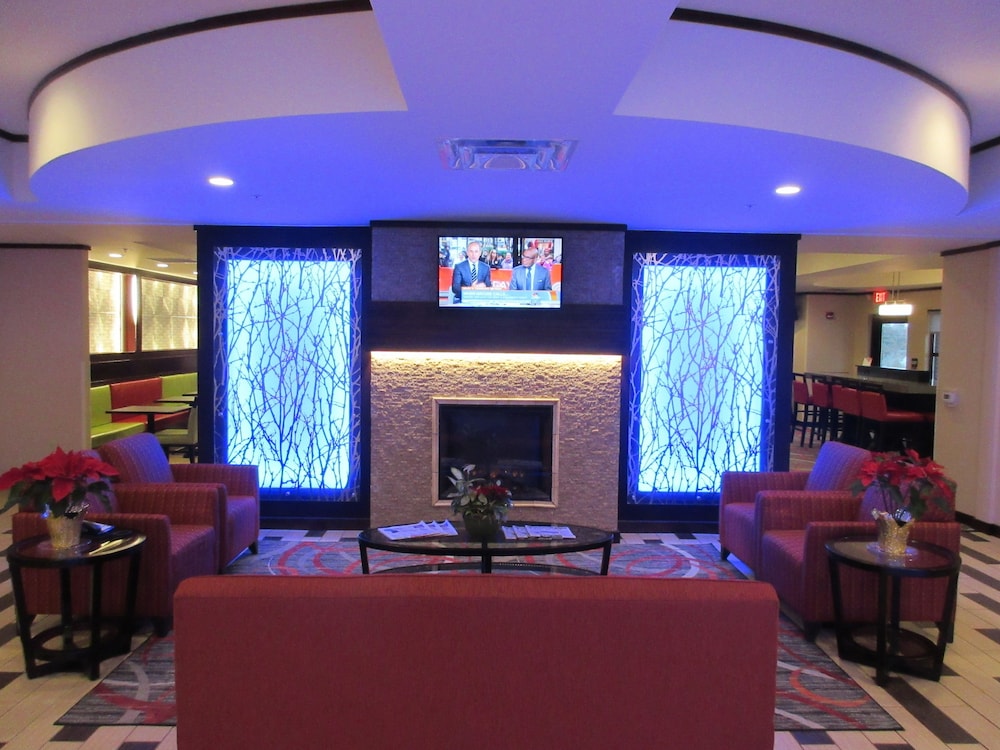 holiday inn express and suites butler by ihg