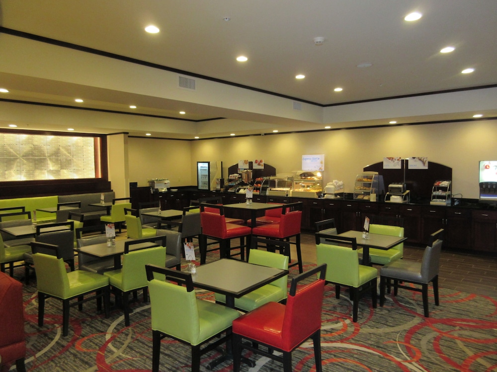 holiday inn express and suites butler by ihg
