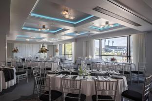holiday inn express and suites butler by ihg