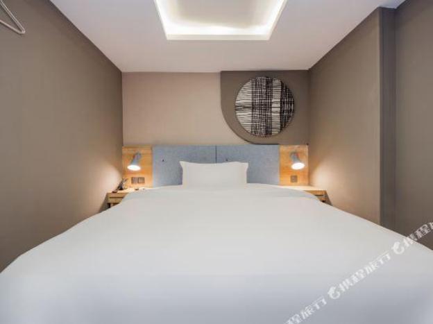 home inn neo shanghai hongmei road laowai street