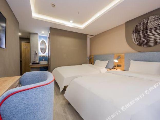 home inn neo shanghai hongmei road laowai street