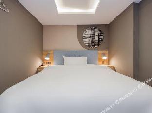 home inn neo shanghai hongmei road laowai street