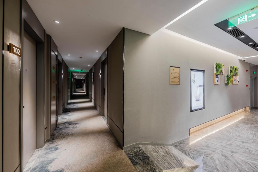 home inn selected shanghai lianhang road metro station