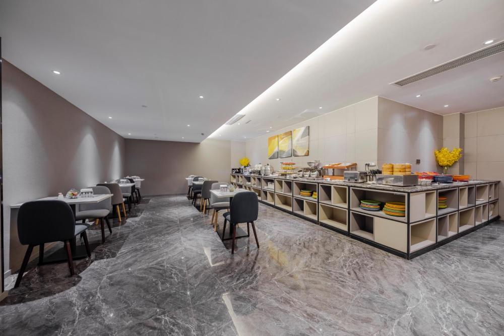 home inn selected shanghai lianhang road metro station