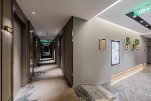 home inn selected shanghai lianhang road metro station