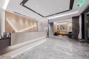 home inn selected shanghai lianhang road metro station