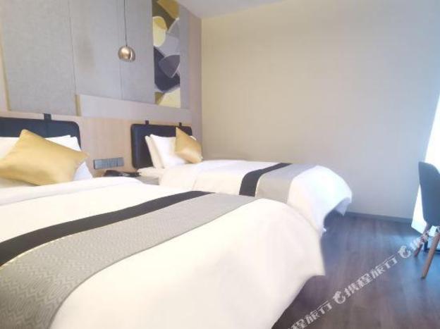 home inn selected shanghai lianhang road metro station