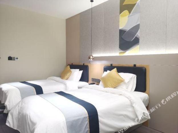 home inn selected shanghai lianhang road metro station