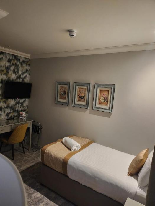 the caledonian hotel