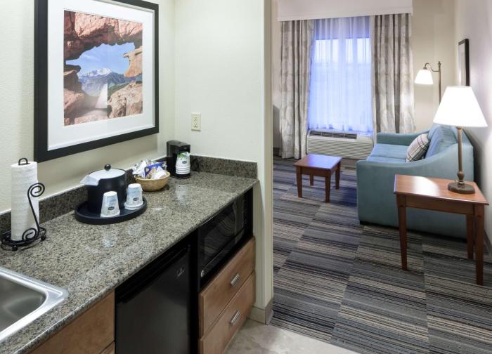hampton inn and suites colorado springs i 25 south