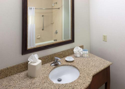 hampton inn and suites colorado springs i 25 south