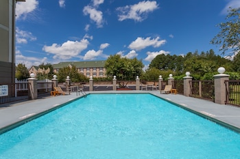 Baymont By Wyndham Columbia Fort Jackson,Columbia Metropolitan Airport>>Columbia,3 star