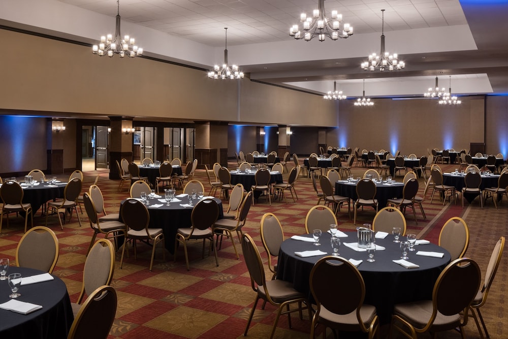 pomeroy hotel and conference centre fort st john