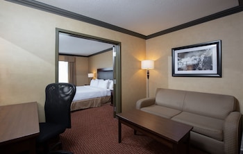 pomeroy hotel and conference centre fort st john