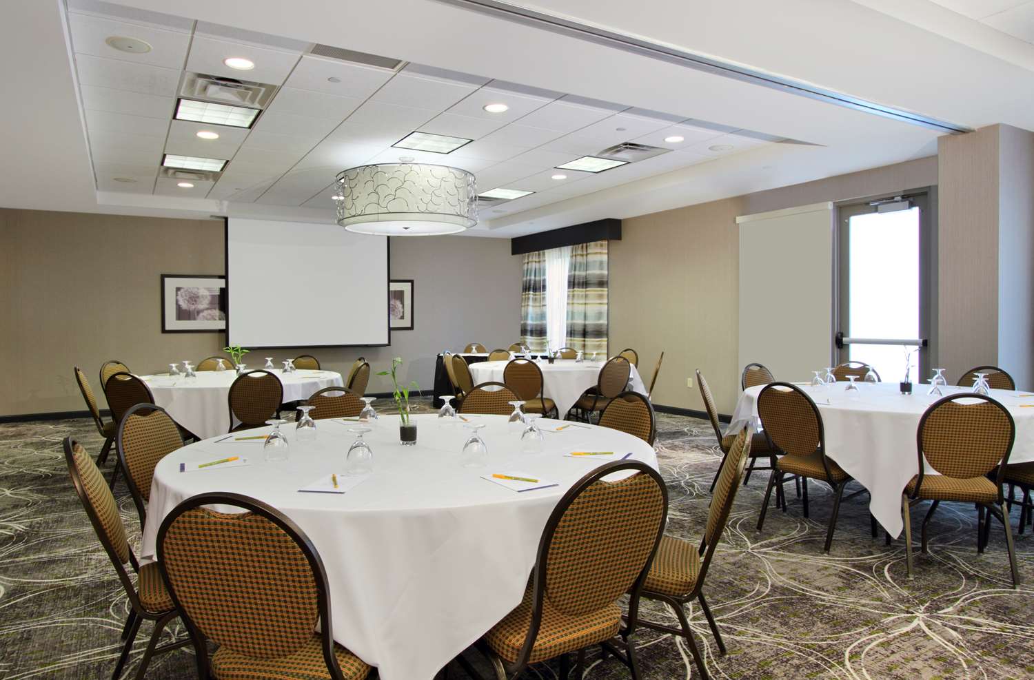 hilton garden inn columbus university area