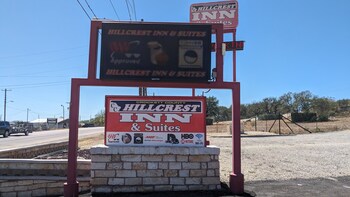 hillcrest inn and suites