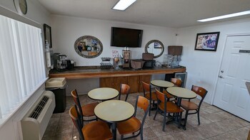 hillcrest inn and suites