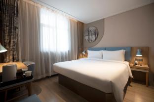 home inn urumqi beijing south road railway bureau metro station