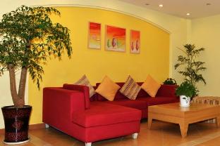 Home Inn (Xining Haihu New District Wanda Plaza),,2 star